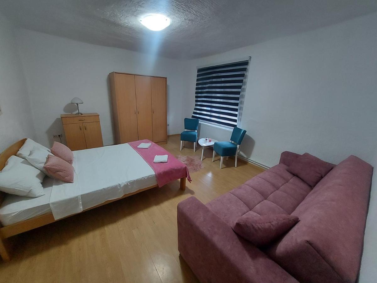 Kuca Na Dan Apartment Sid ภายนอก รูปภาพ