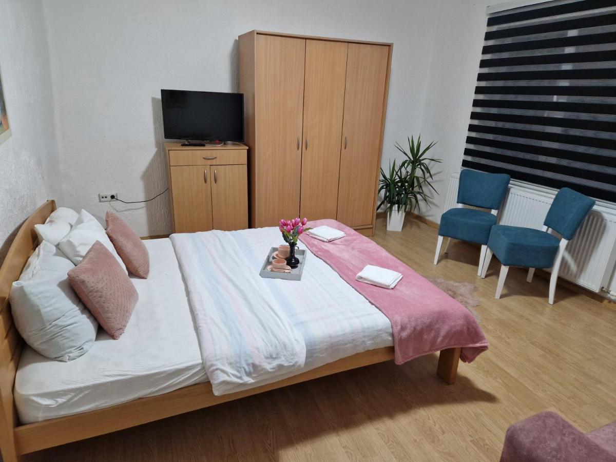 Kuca Na Dan Apartment Sid ภายนอก รูปภาพ